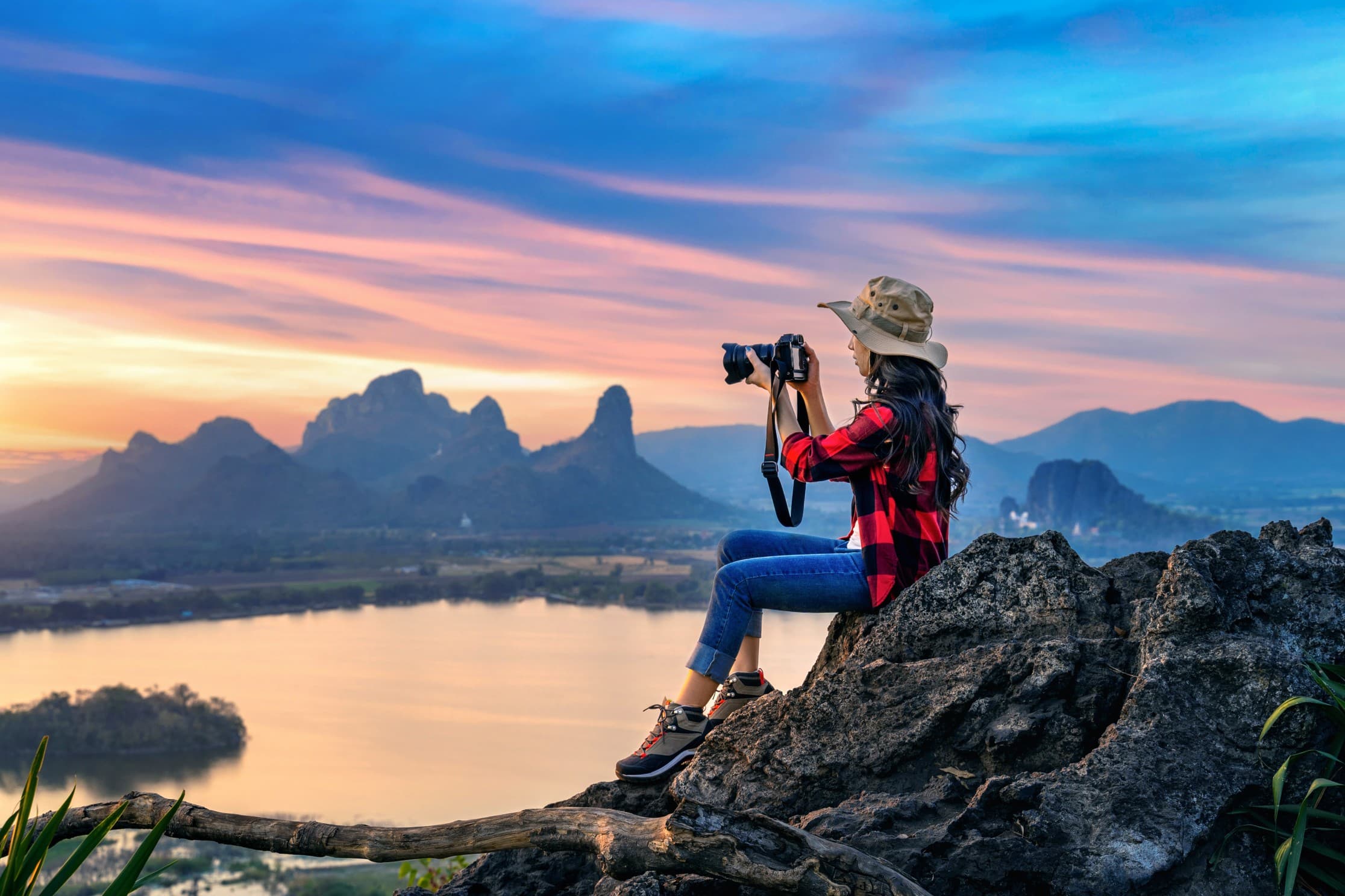 How to Capture Stunning Travel Photos Like a Pro