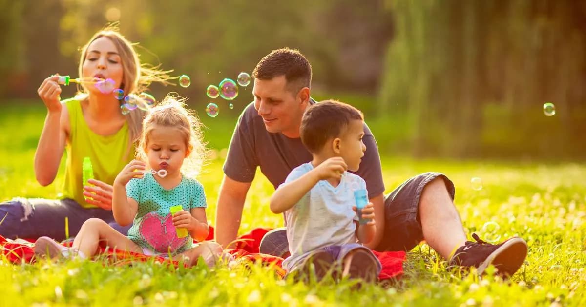 Top 10 USA Holiday Deals for Family Fun in 2025